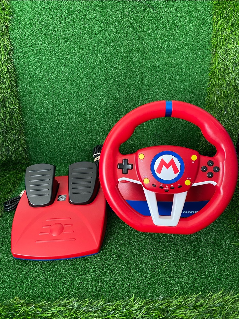 Mario Themed Racing Wheel & Pedals HORI Nintendo Switch Mario Kart Racing Wheel